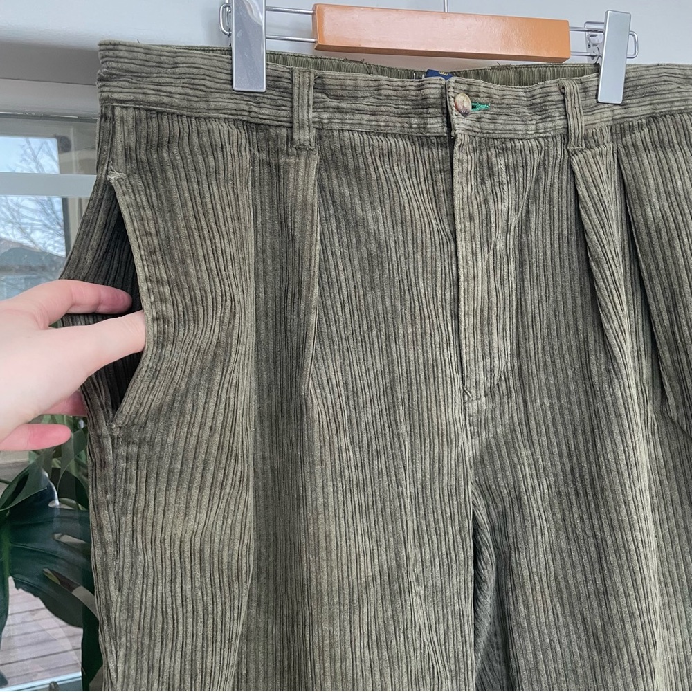 SOLD Vintage 90s TOMMY HILFIGER Green Corduroy Pants Men’s Size 34 Inseam 25” - Picture 4 of 10